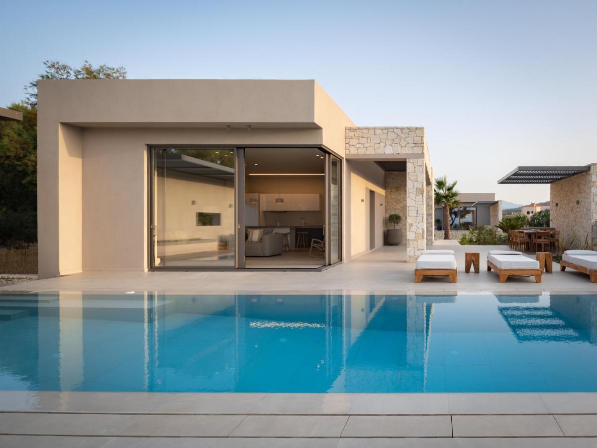 Artemis Seafront Villa, An Evanescence Sea Retreat, By Thinkvilla Tavronítisz Kültér fotó