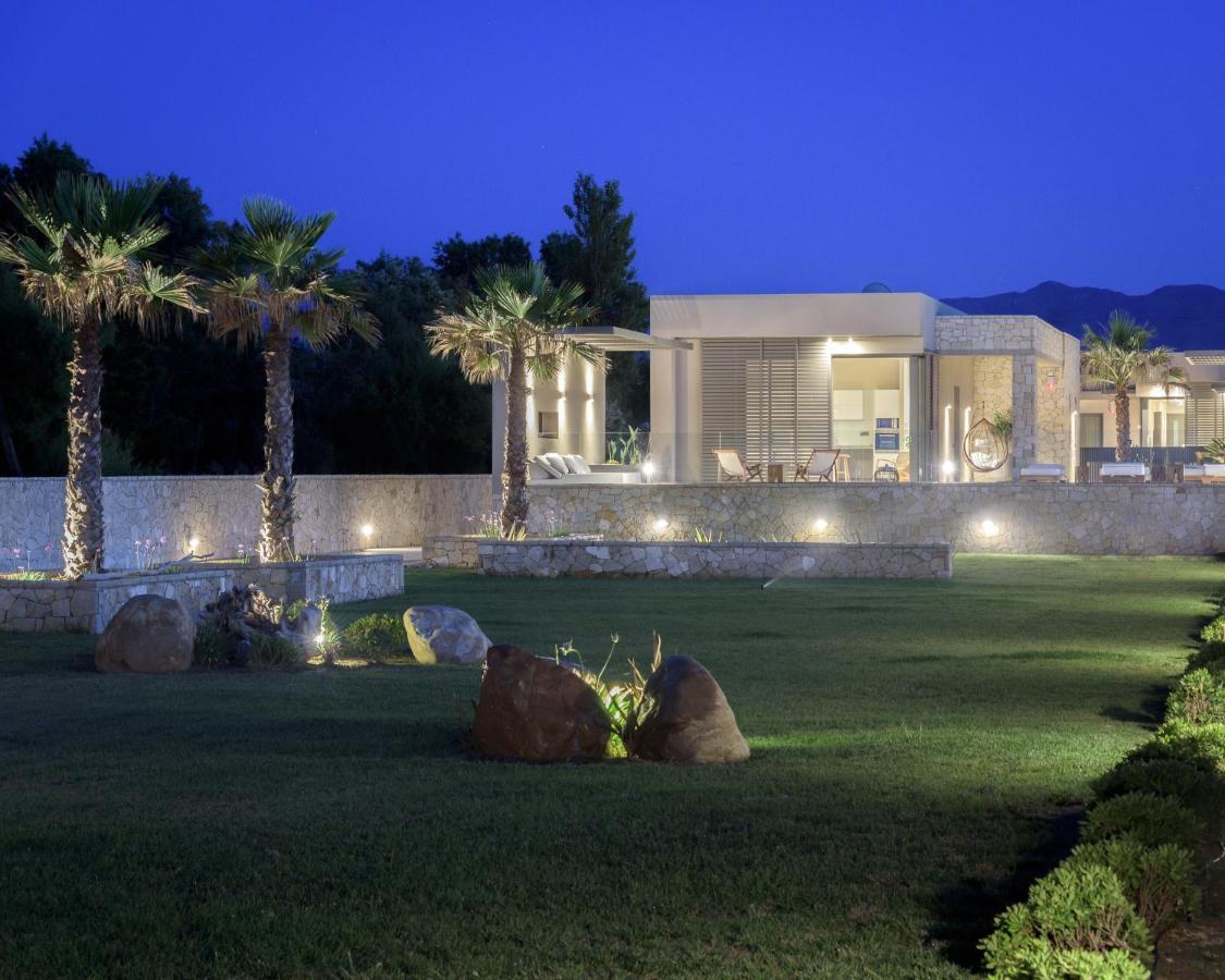 Artemis Seafront Villa, An Evanescence Sea Retreat, By Thinkvilla Tavronítisz Kültér fotó